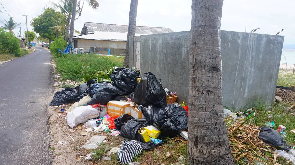 Müllberge auf Nusa Lembongan