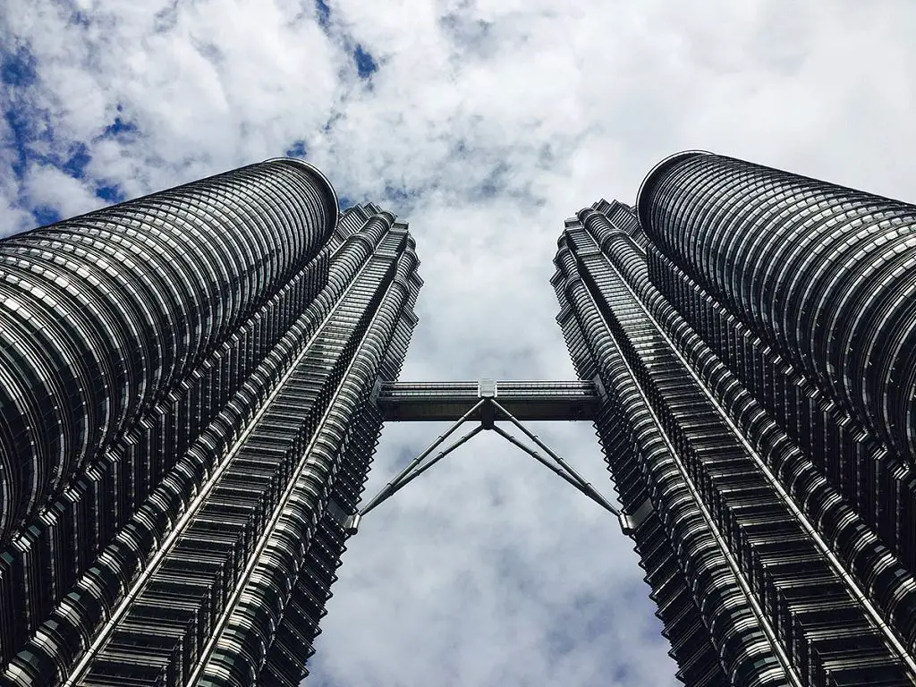 Die berühmten Petronas Towers in Kuala Lumpur