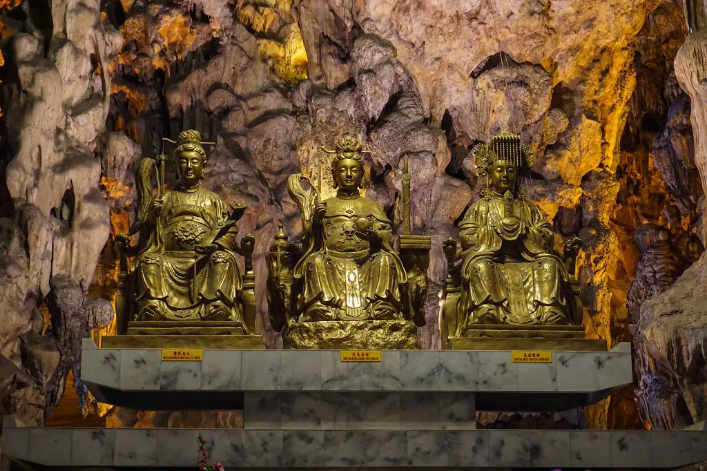 Buddha Figuren im Kek Look Tong Cave Tempel
