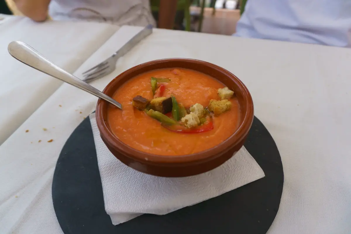 Tomatensuppe im Restaurante Duquesa de Parcent Ronda