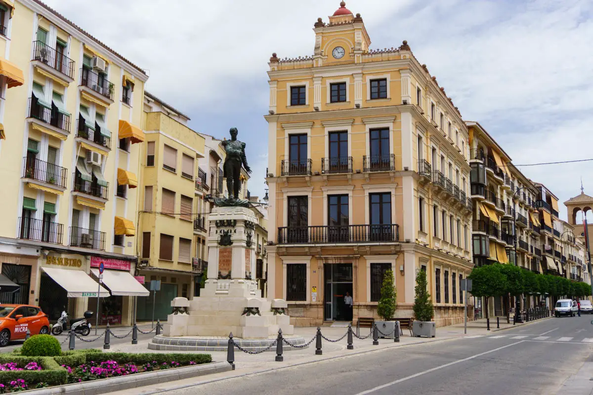 Ein Denkmalplatz in der Altstadt von Antequera