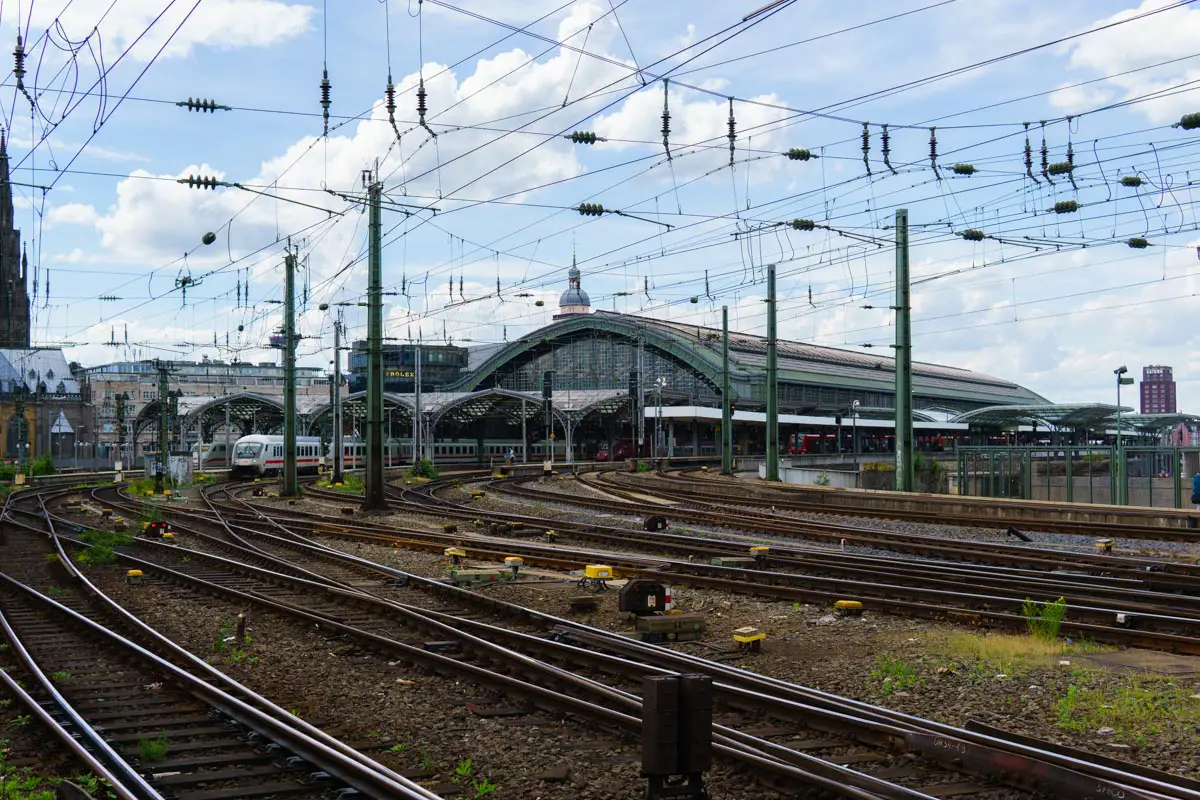 Der Kölner Bahnhof von außen