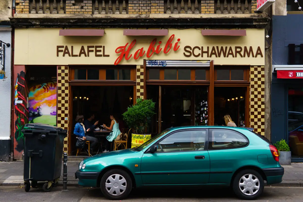 Das Habibi Falafel Restaurant von außen