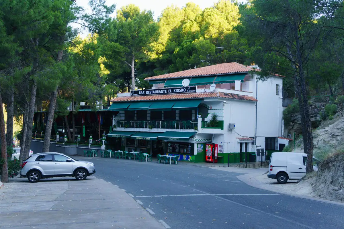 Der Kiosk und Parkplatz am Caminito del Rey