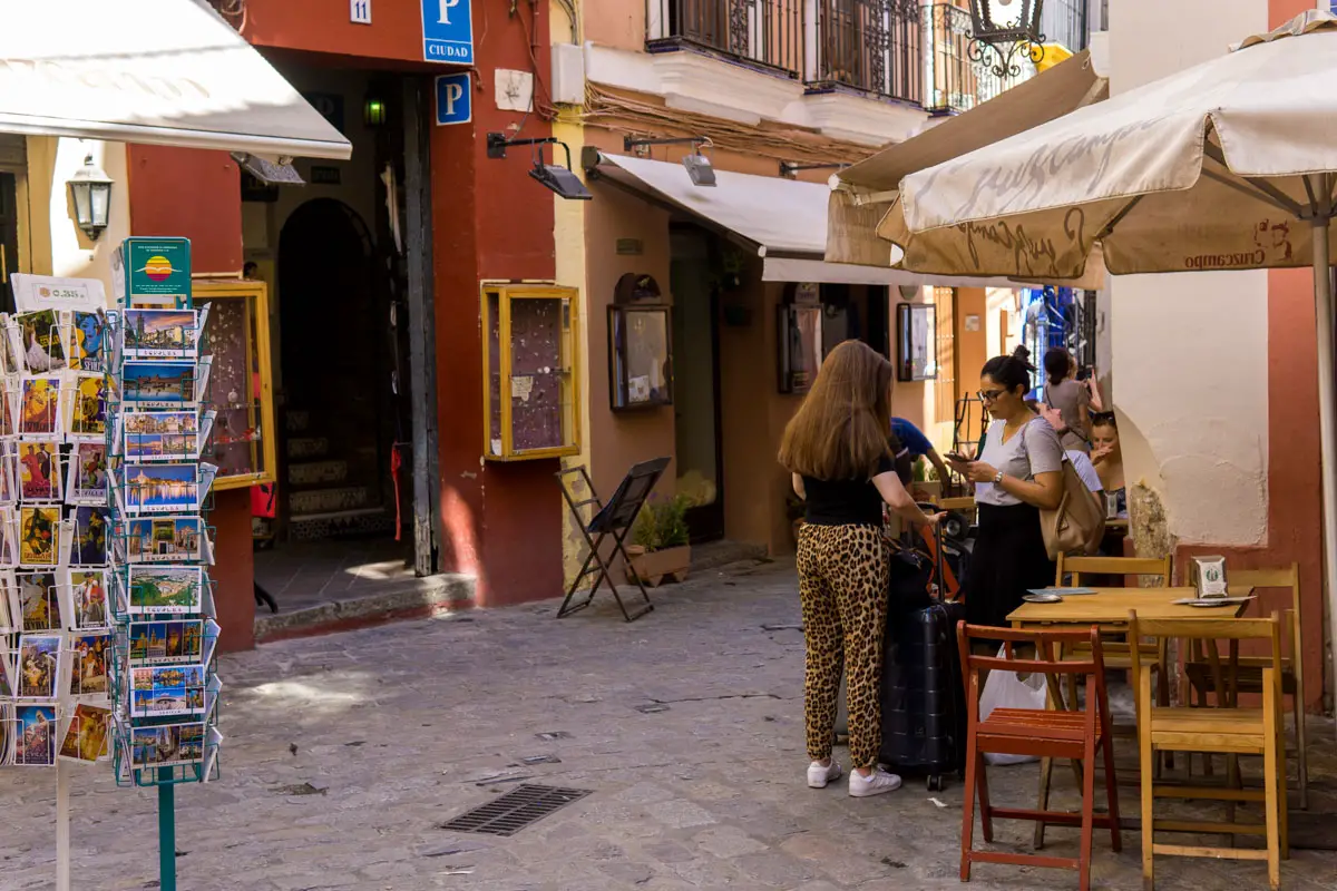 Restaurants und Gassen im Judenviertel Sevilla