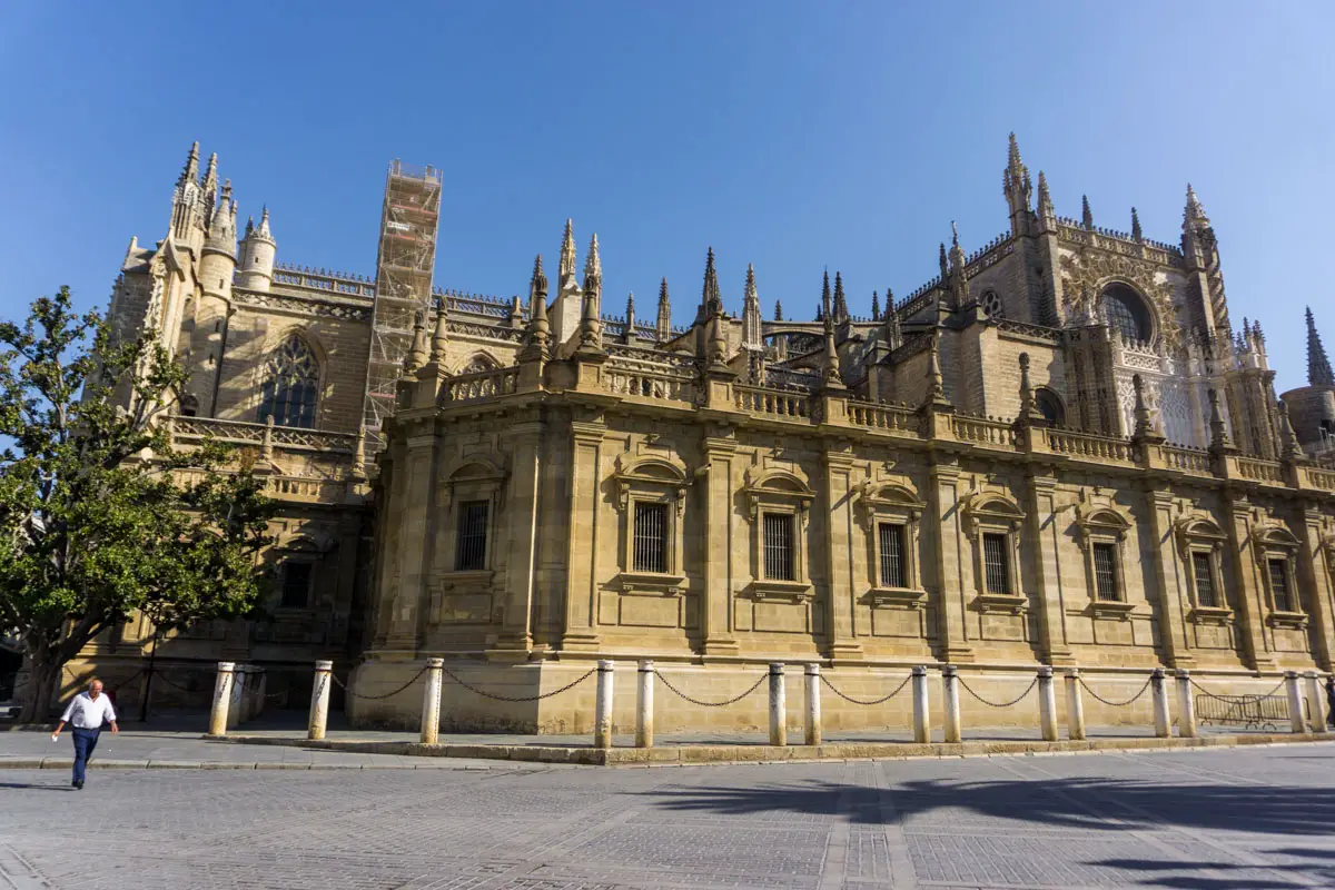 Sevilla Sehenswürdigkeiten: Die Kathedrale Santa María de la Sede von außen