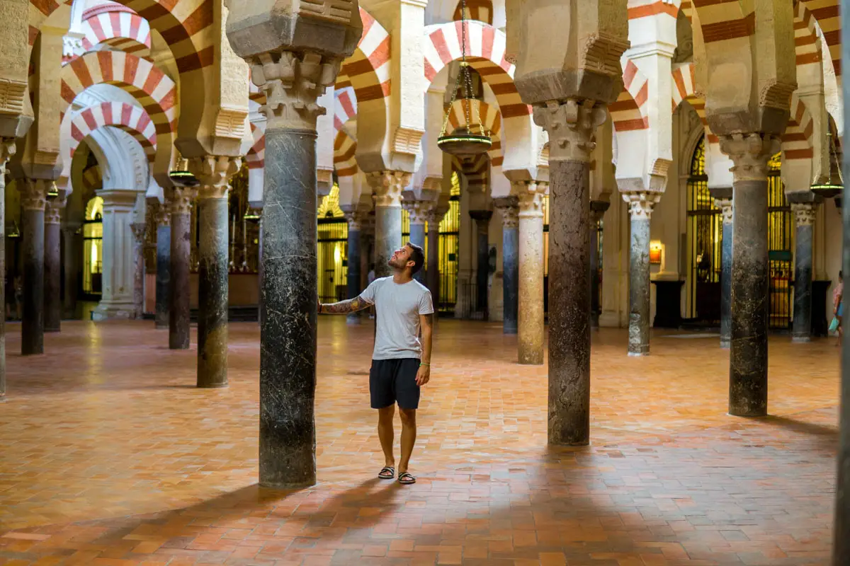 Marco in der Mezquita Cordoba