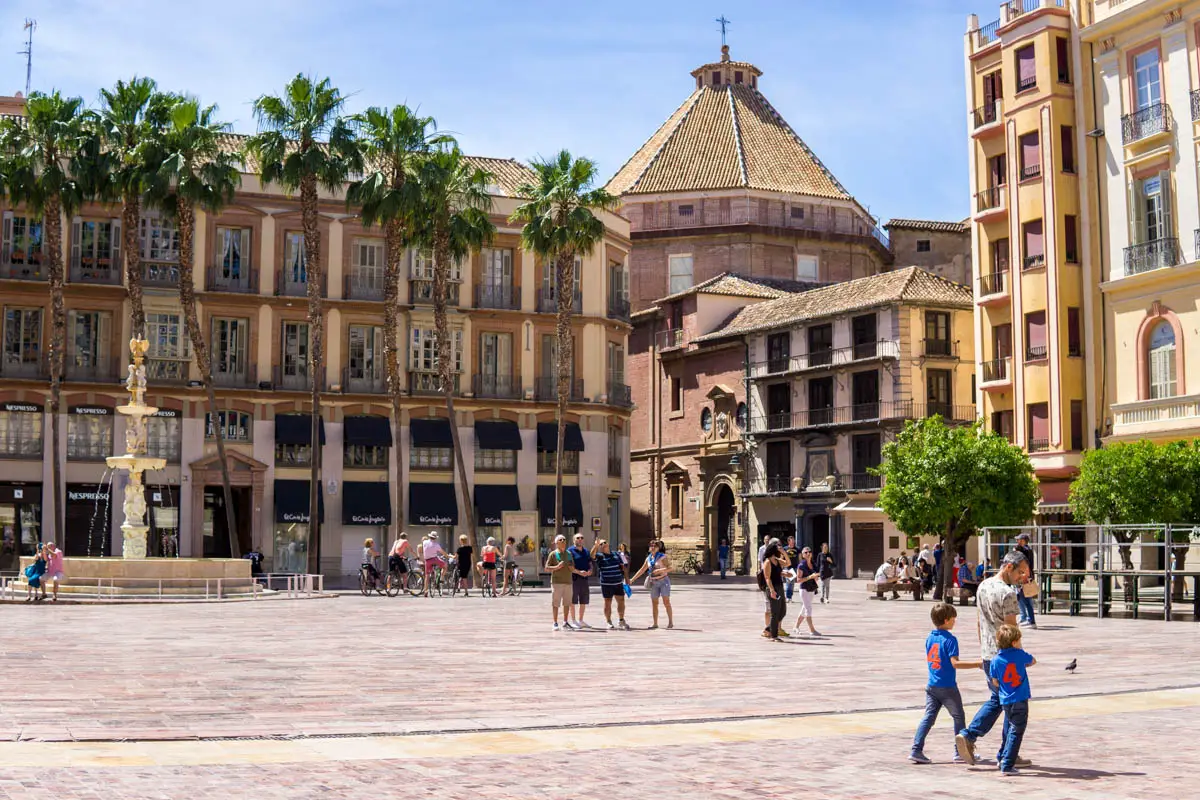 Großer Platz im Zentrum von Malaga