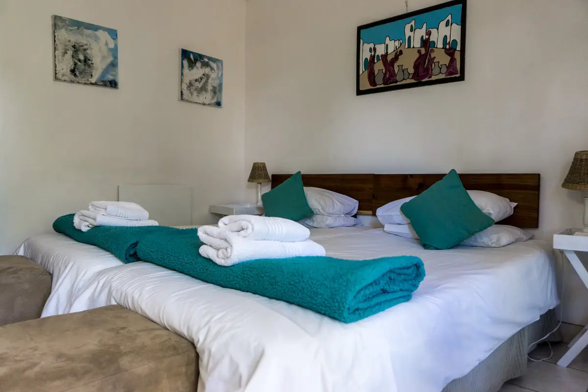 Plettenberg Bay Hotels: Zimmerbeispiel der Unterkunft Nathando Backpackers Hostel