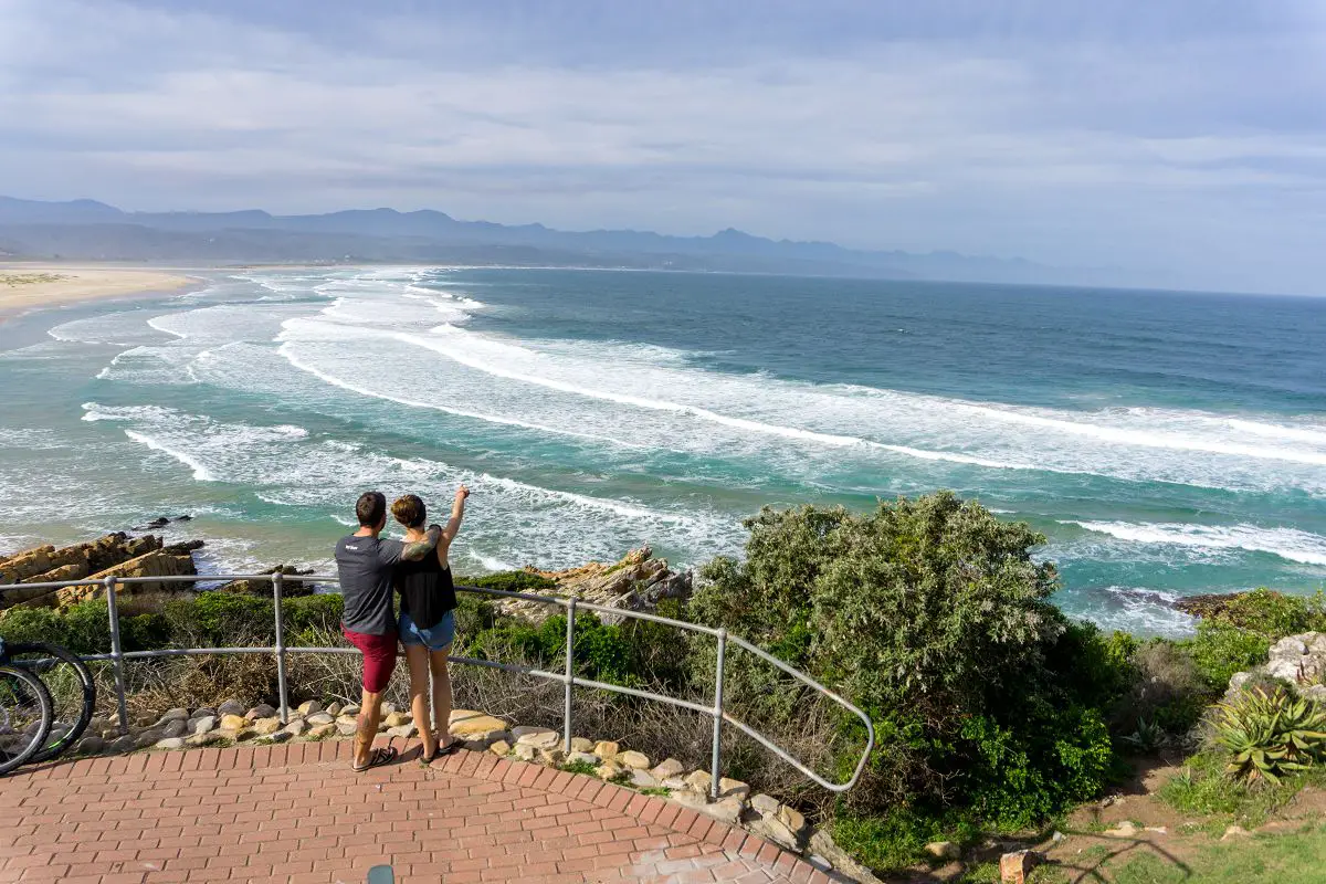 Wir und der Aussichtspunkt für Whale Watching in Plettenberg Bay Südafrika