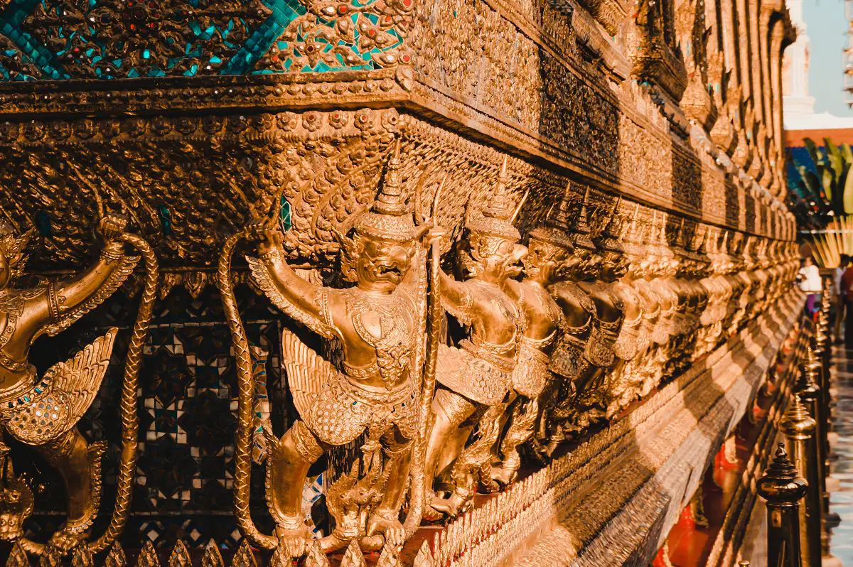 Goldene Verzierungen im Königspalast Bangkok