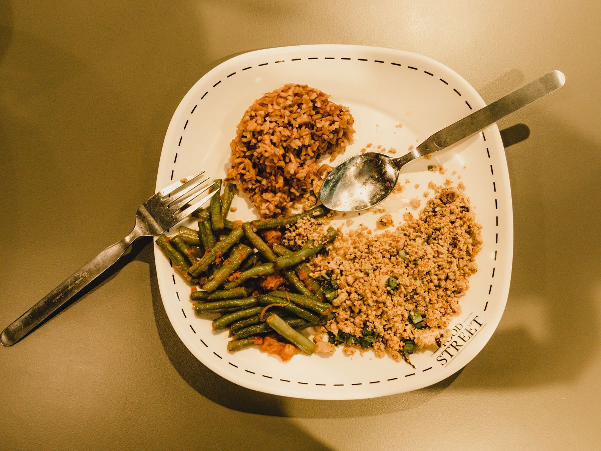 Reis mit veganen Gerichten