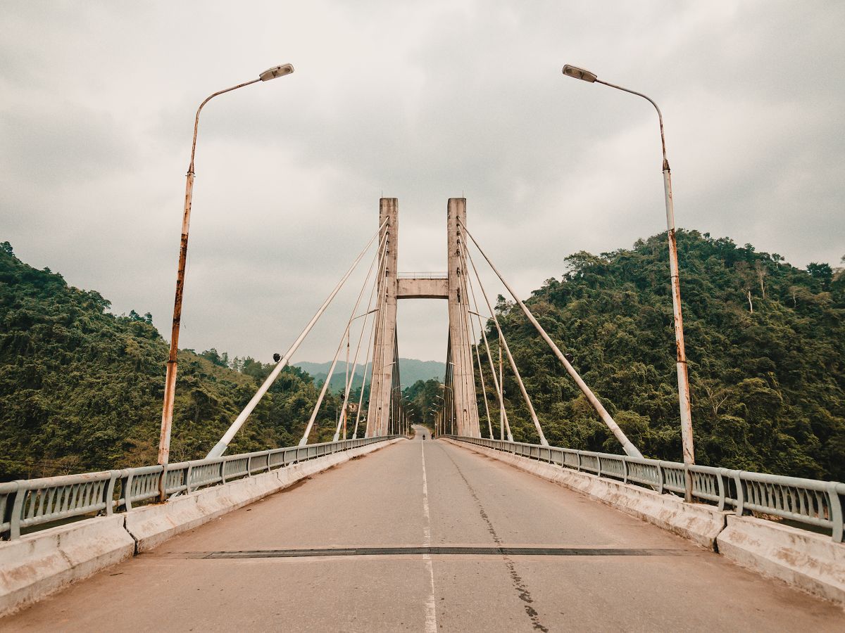 Eine Brücke in der DMZ Zone Vietnam