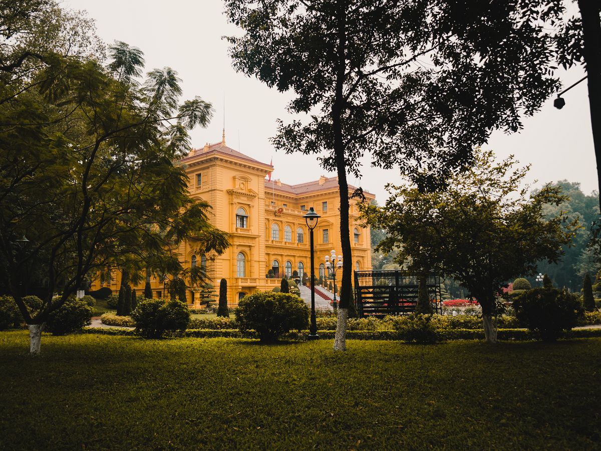 Der gelbe Präsidentenpalast in Hanoi