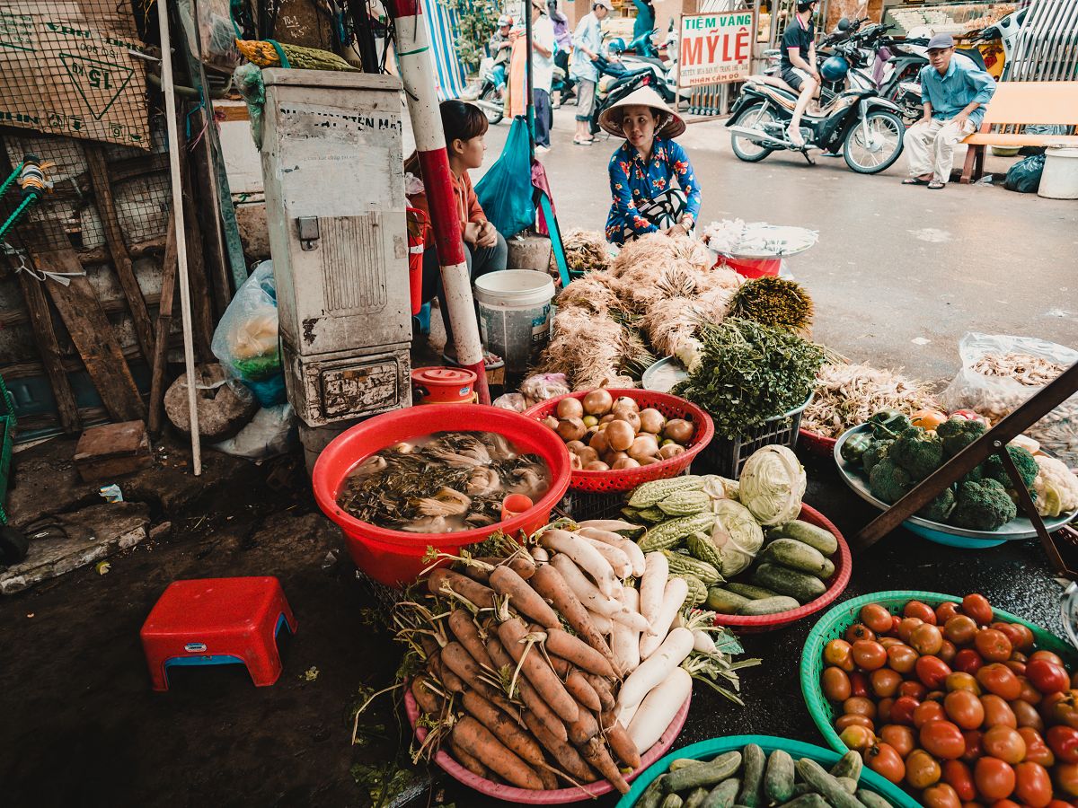 Um die Vietnam Urlaub Kosten zu drücken: immer verhandeln, auch auf einem Markt!