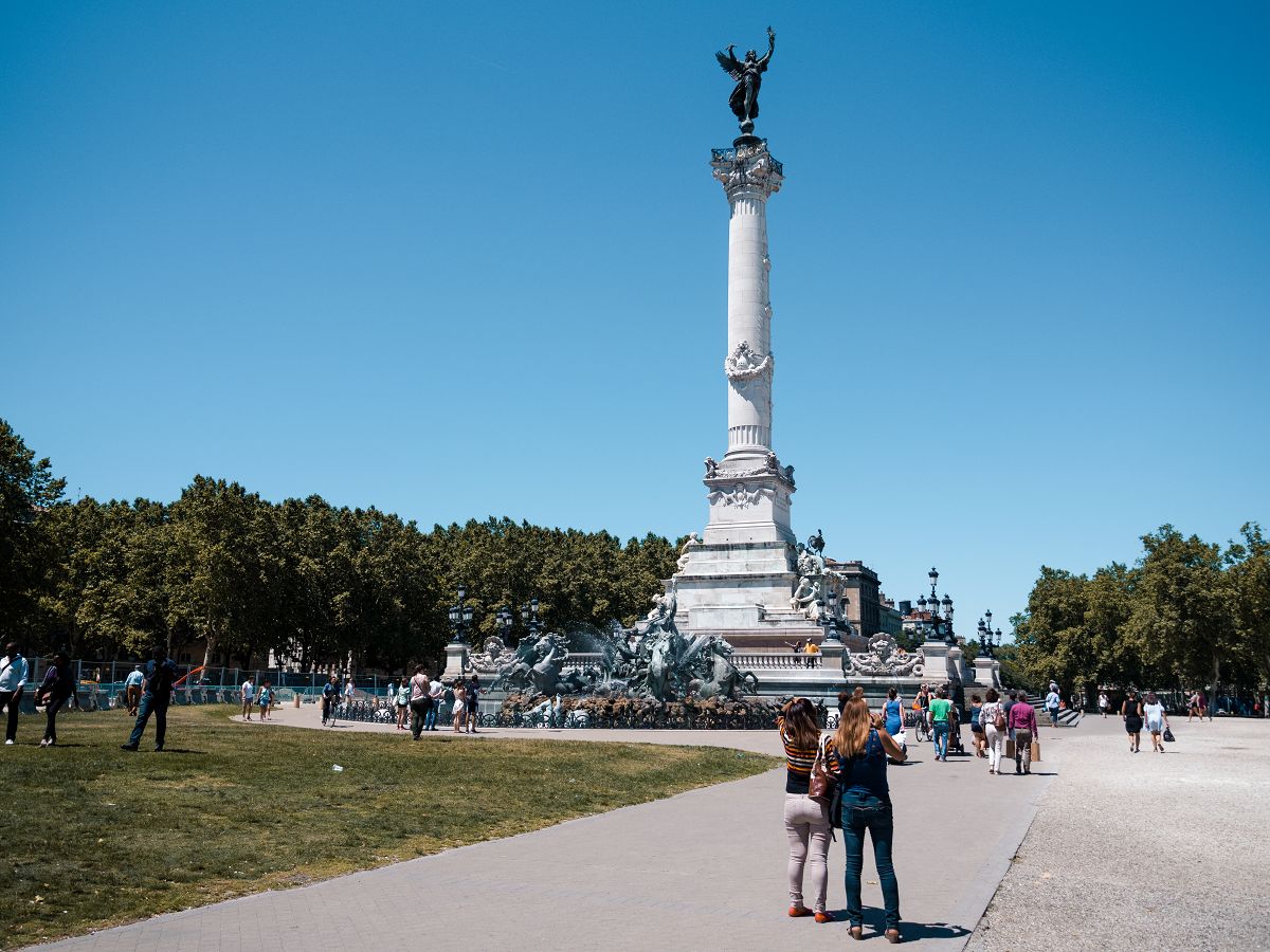 Die Statue Monument aux Girondins