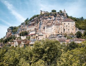 Eine komplette Sicht auf das mittelalterliche Dorf Rocamadour
