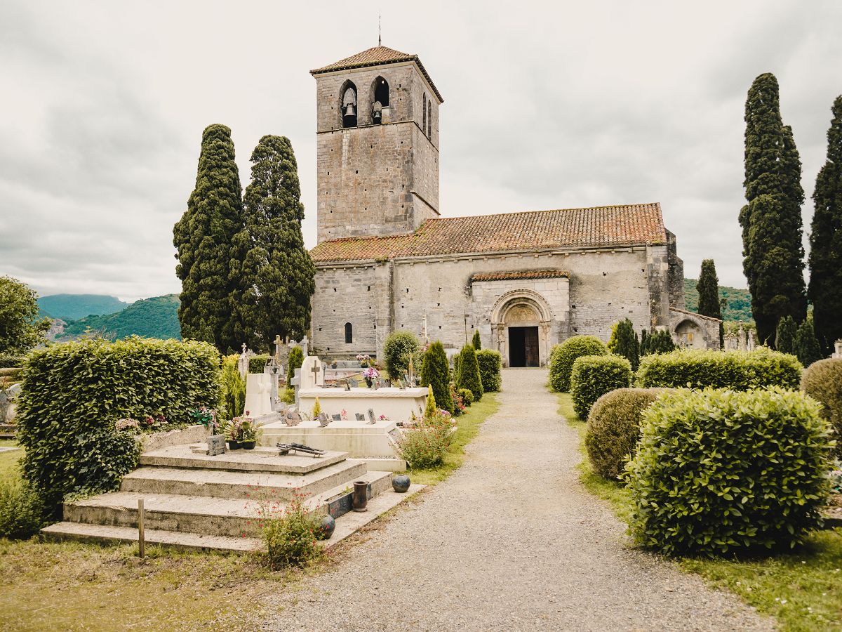 Die Basilika & der Friedhof in Saint-Bertrand-de-Comminges