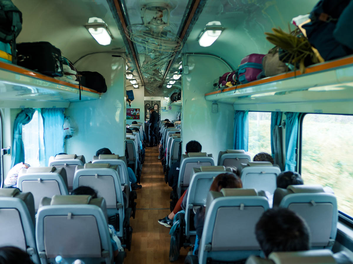 Zug in Thailand von Innen