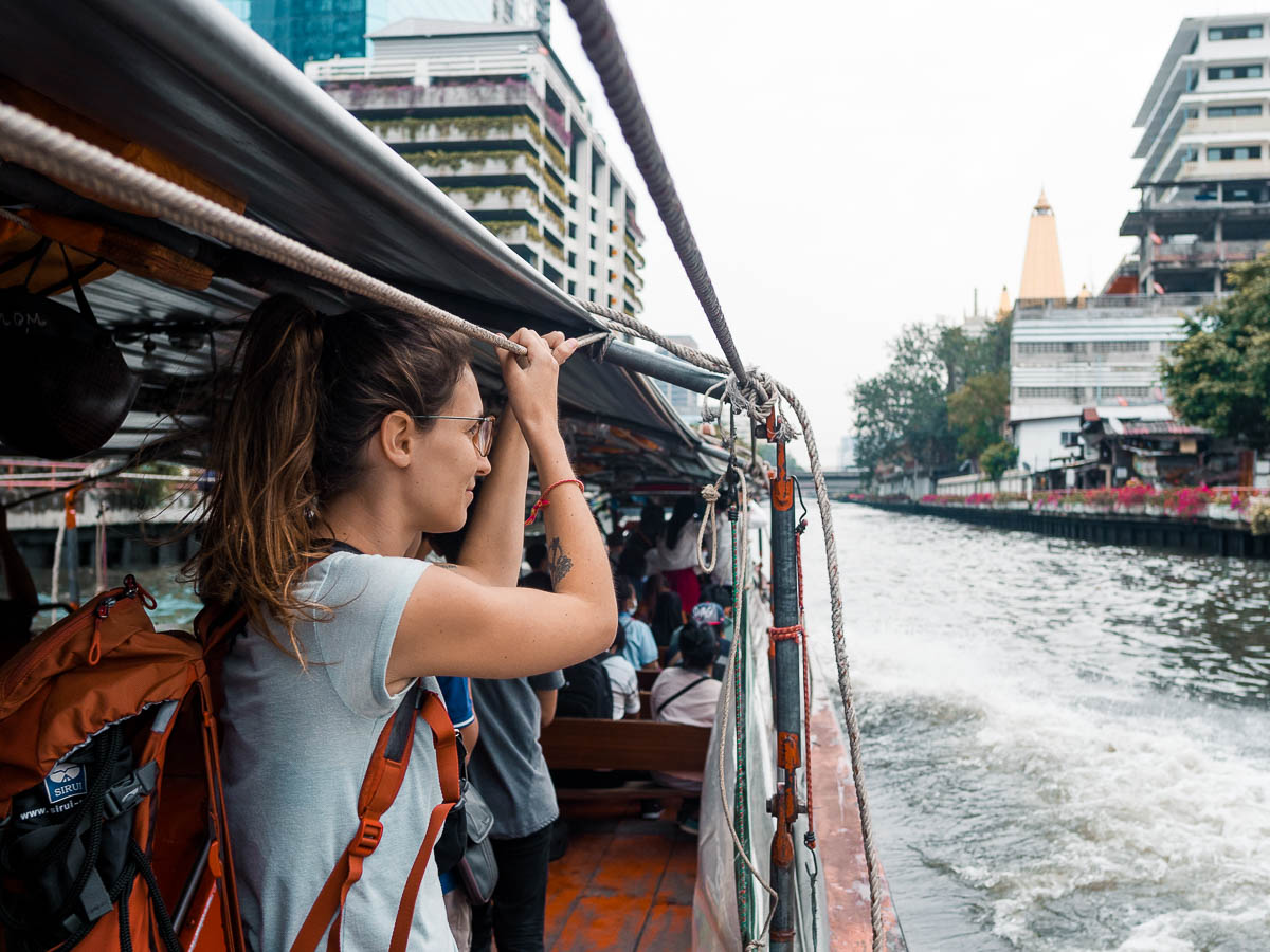 Transportkosten: Sara im Klong Boot in Bangkok