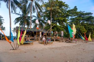 Strandbar auf Koh Lanta am Khlong Khong Beach
