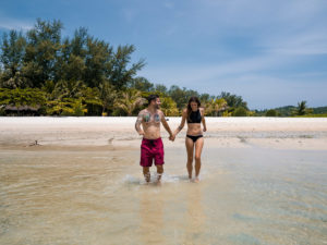 Marco & Sara am Strand auf Koh Phangan