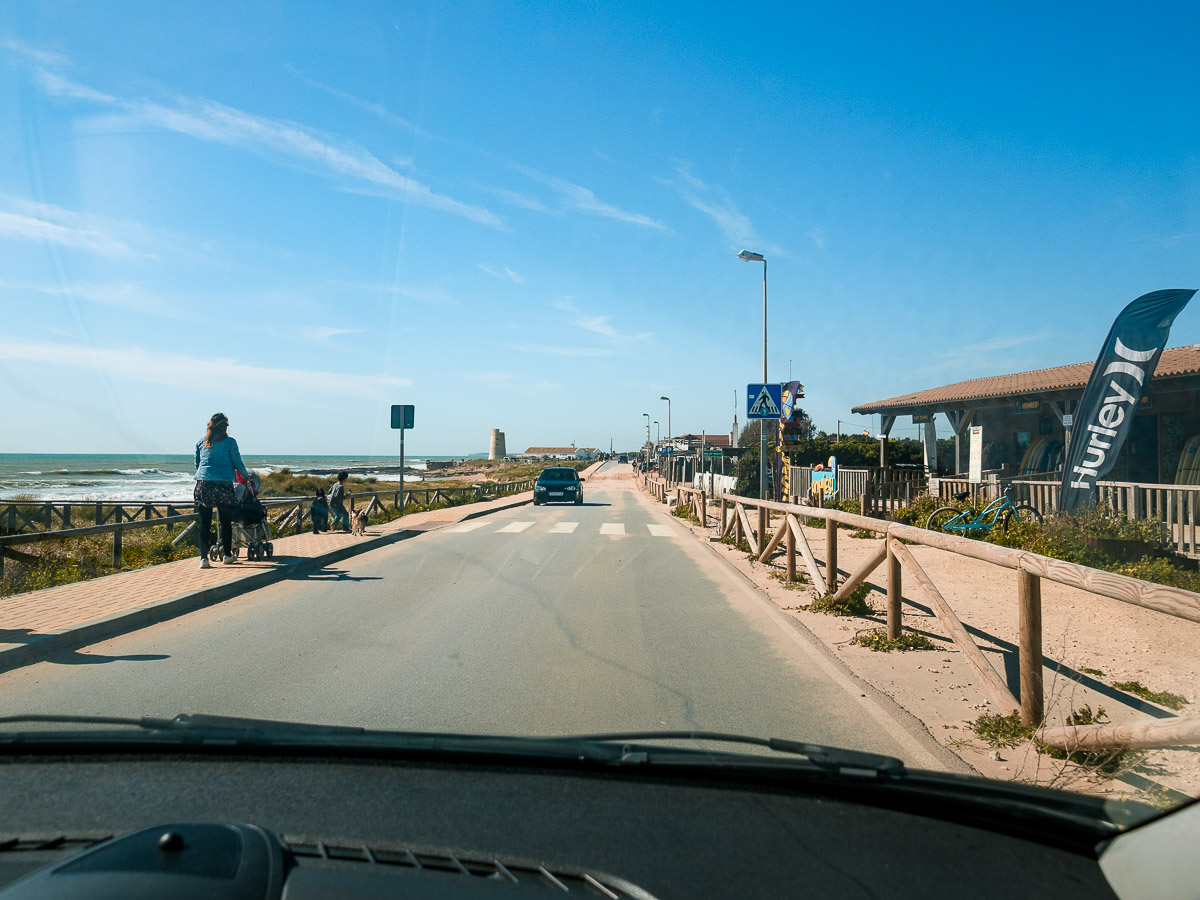 Straße am Strand von El Palmar