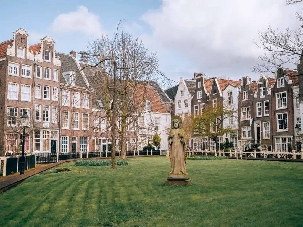 Amsterdam Sehenswürdigkeit: Begijnhof