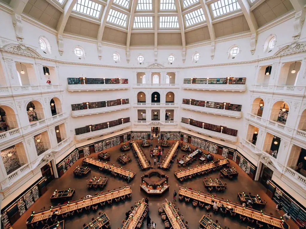 Der imposante Lesesaal in der Bibliothek von Melbourne