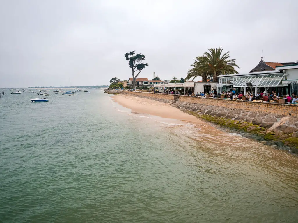 Schicke Restaurants am Ufer von Cap Ferret