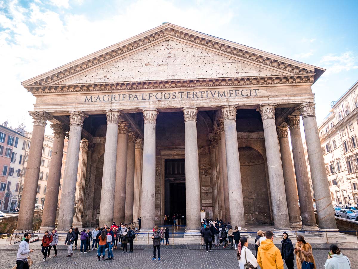Das Rom Highlight Pantheon von außen