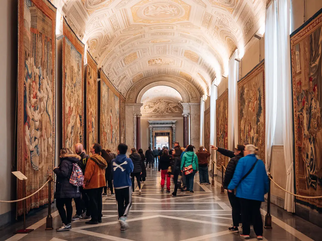 Vatikanische Museen: Galerie der Wandteppiche