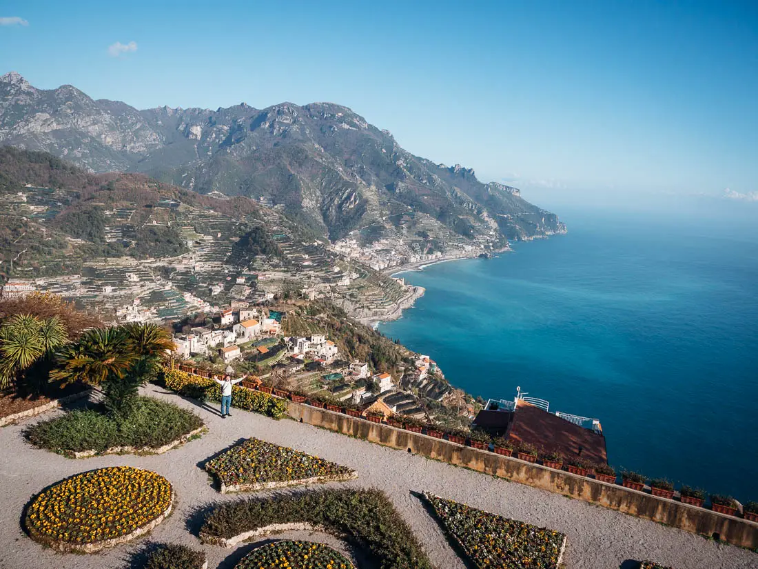 Villa Rufolo: Aussicht von der Terrasse auf die Amalfiküste