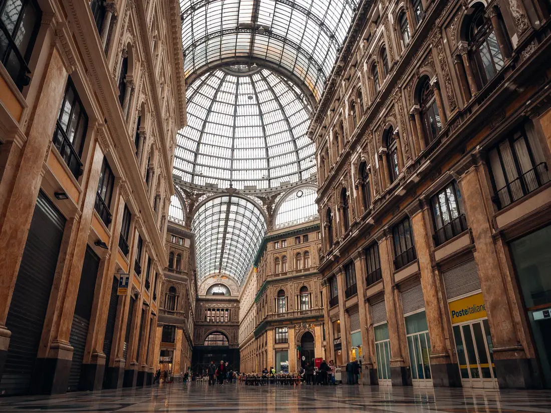 Die Einkaufspassage Galeria Umberto in Neapel