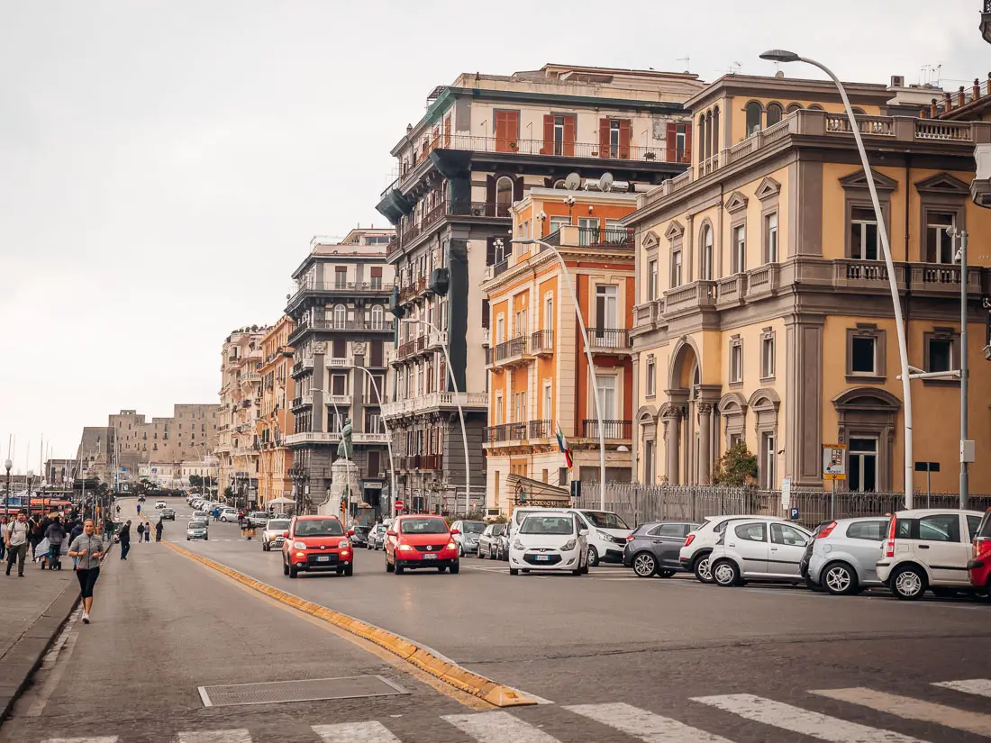 Häuser im Viertel Chiaia in Neapel