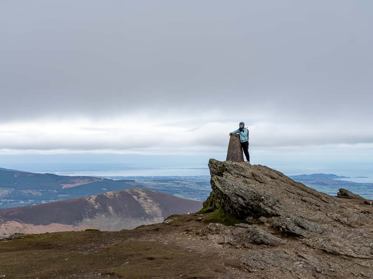 Wandern in Irland: Sara auf dem Djouce Mountain